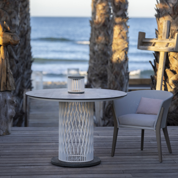 CADIX Gartentisch rund – Design-Tisch mit Solarbeleuchtung & HPL-Tischplatte