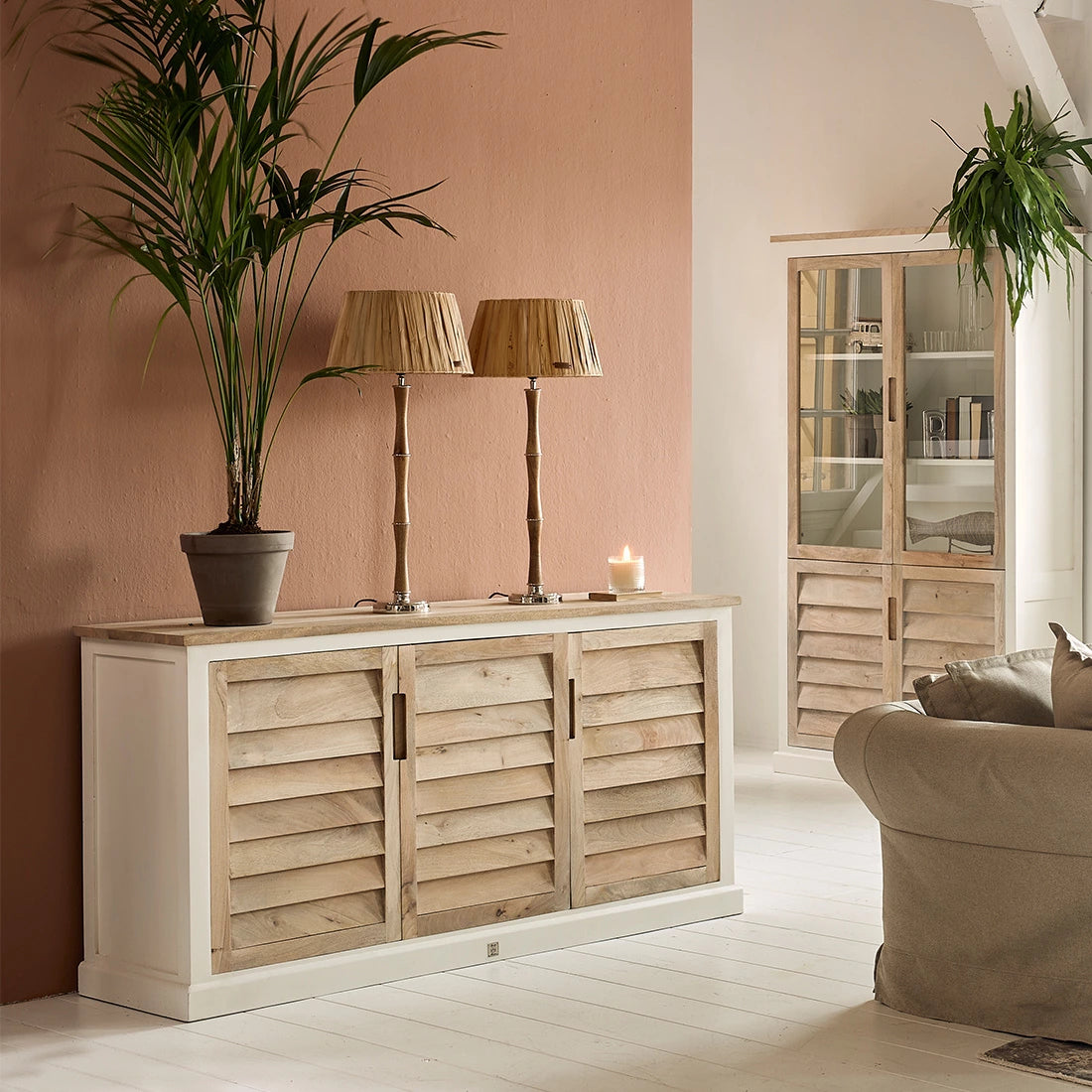 Mangoholz Kommode im Wohnzimmer