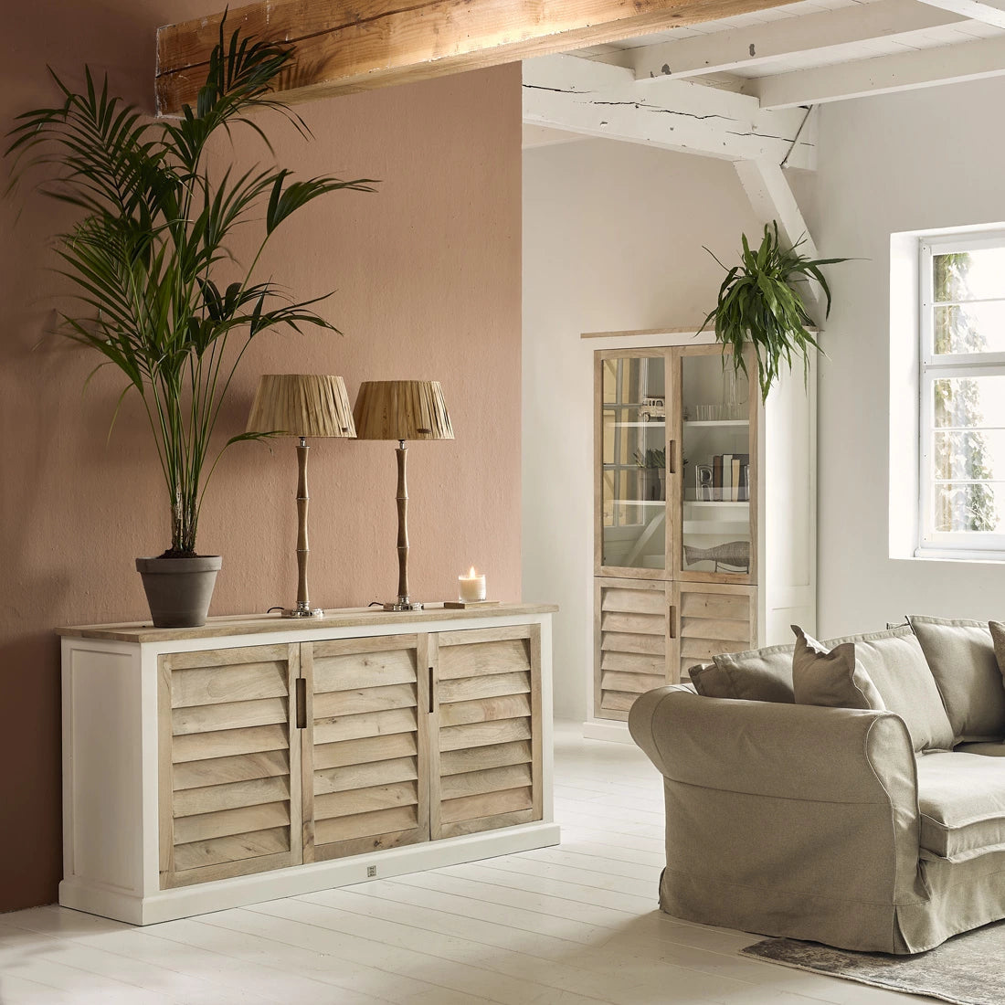 Mangoholz Kommode und Vitrine set