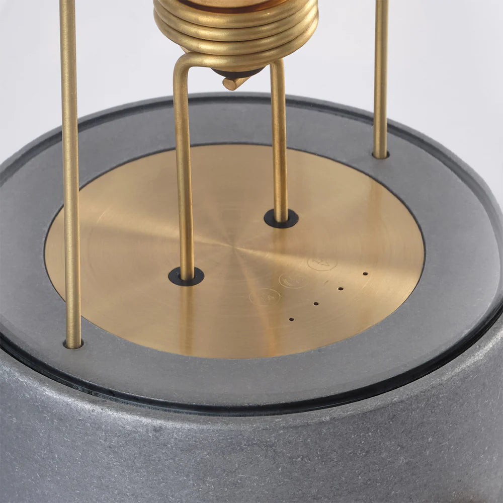 Die tragbare Lampe Rugged Muse aus Rohaluminium