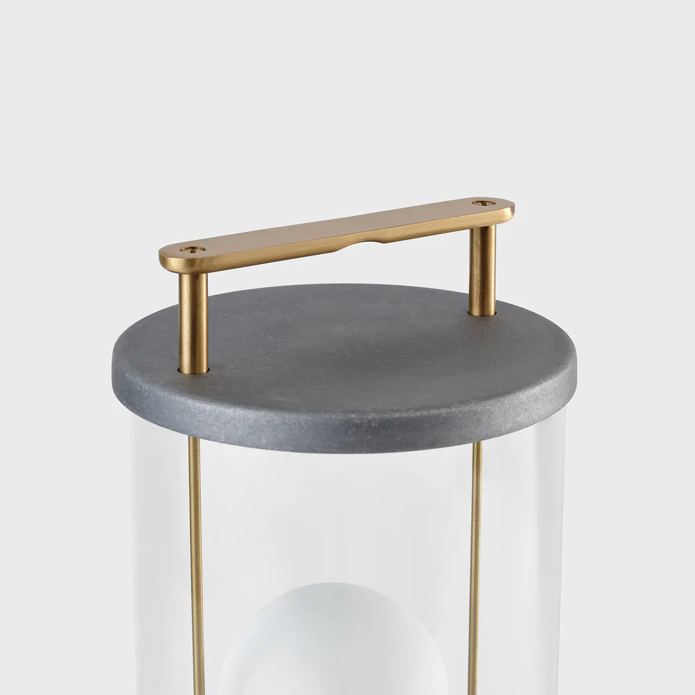 Die tragbare Lampe Rugged Muse aus Rohaluminium