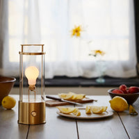Die tragbare Lampe Muse aus massivem Messing Special Edition