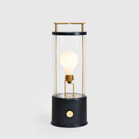 Die tragbare Lampe „Muse“ in Hackles Black