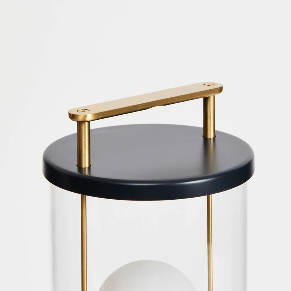 Die tragbare Lampe „Muse“ in Hackles Black