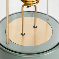 Die tragbare Lampe „Muse“ in Pleasure Garden Green