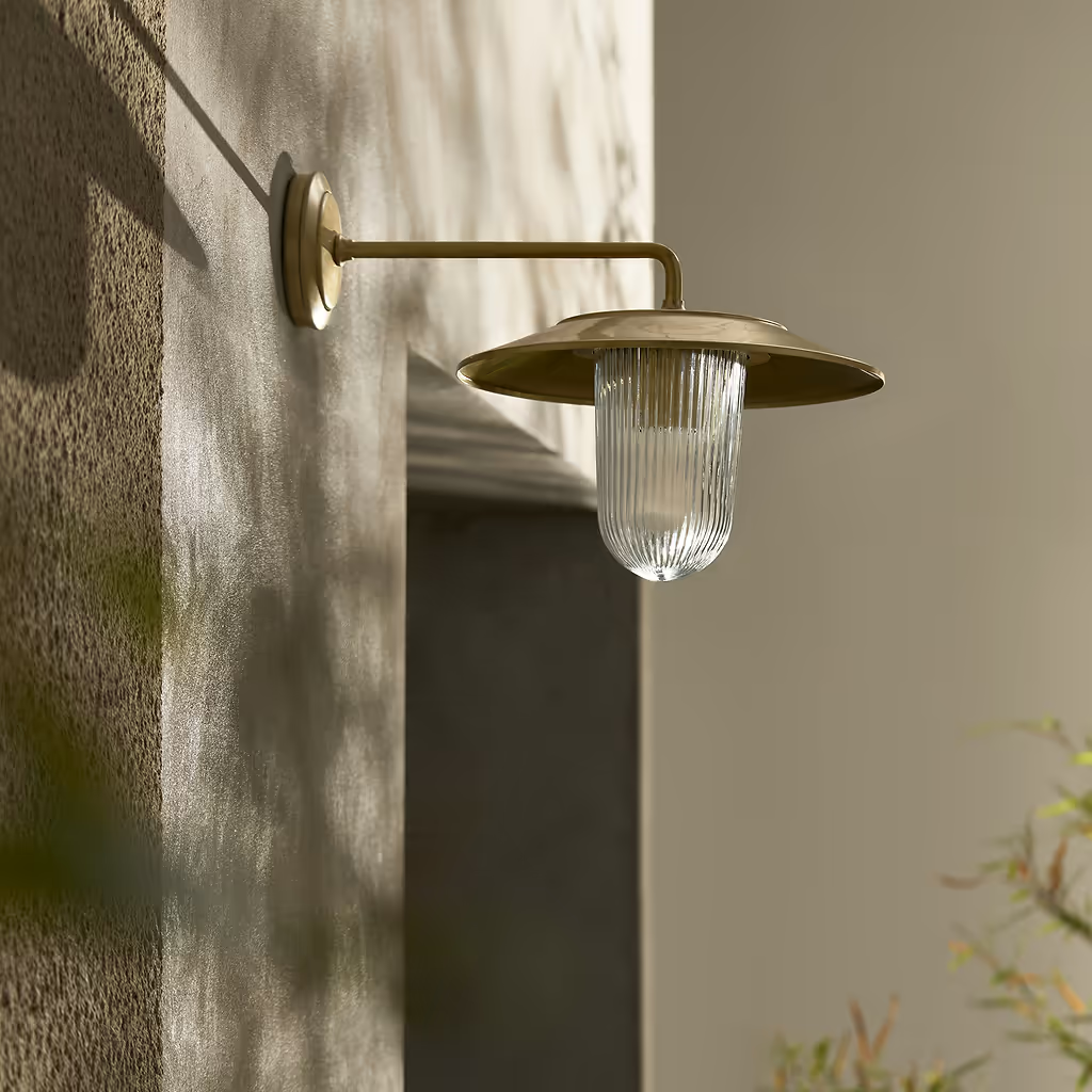 Corston Kensington Wandleuchte aus Rillenglas - Antikes Messing