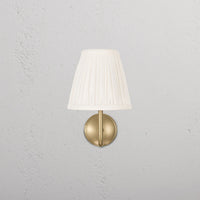 Corston Malvern kleine Wandleuchte plissierter Schirm Alabasterweiß - Antikes Messing