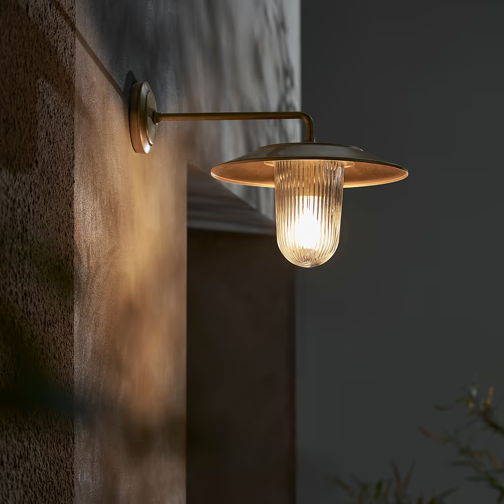 Corston Kensington Wandleuchte aus Rillenglas - Antikes Messing