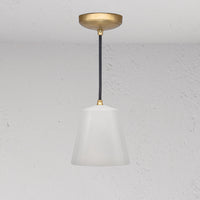 Richmond hängende Medium-Deckenleuchte feines Porzellan – Antikes Messing