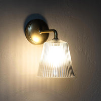 Richmond Medium-Wandleuchte geriffeltes Glas – Antikes Messing