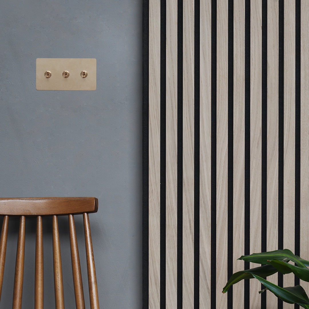 Corston-Kipphebelschalter 3x in Zweifachrahmen – Antikes Messing