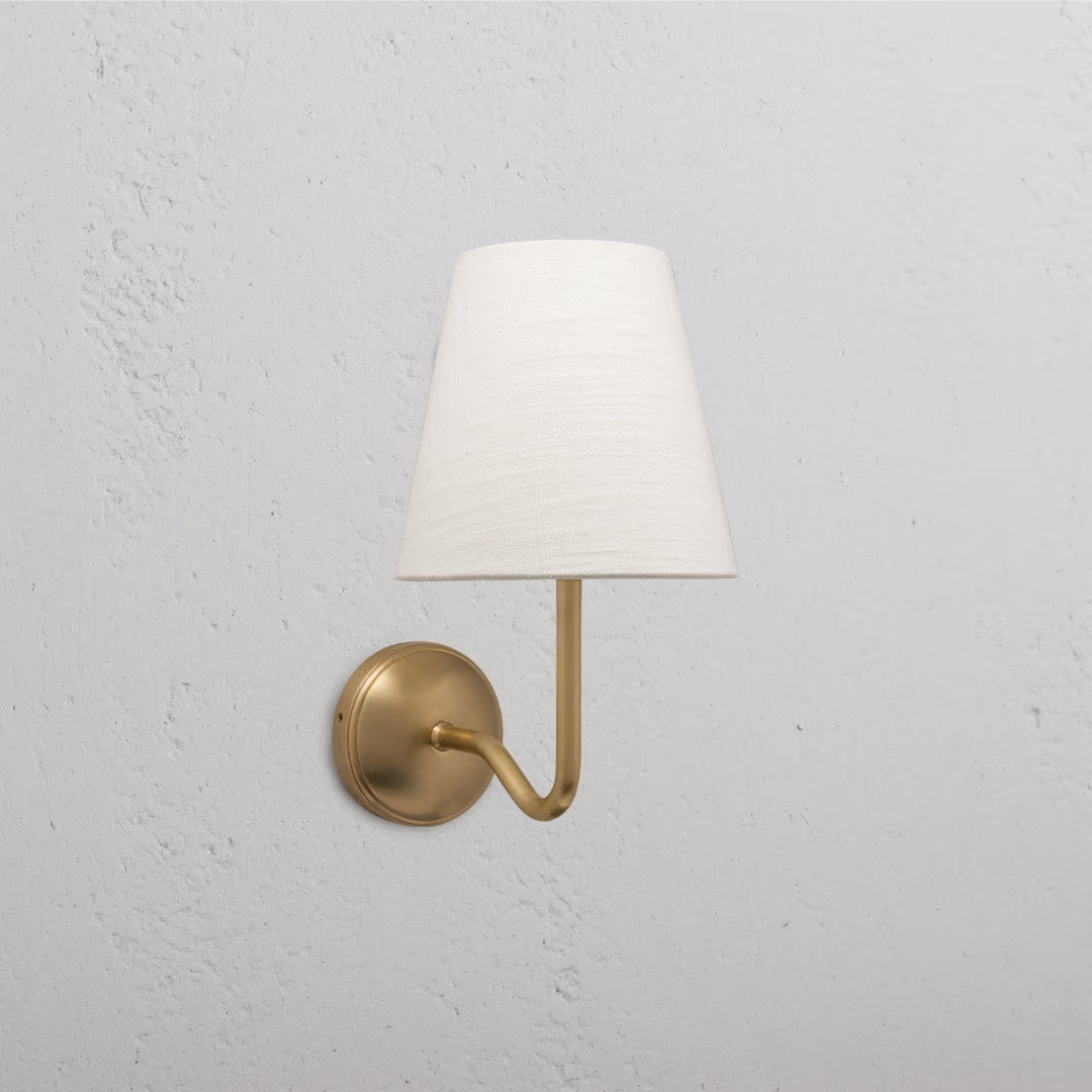Corston Malvern Medium-Wandleuchte Alabasterweiß - Antikes Messing