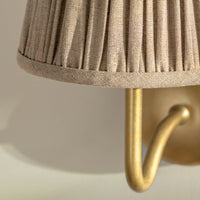 Corston Malvern Medium-Wandleuchte natürliches Beige - Antikes Messing