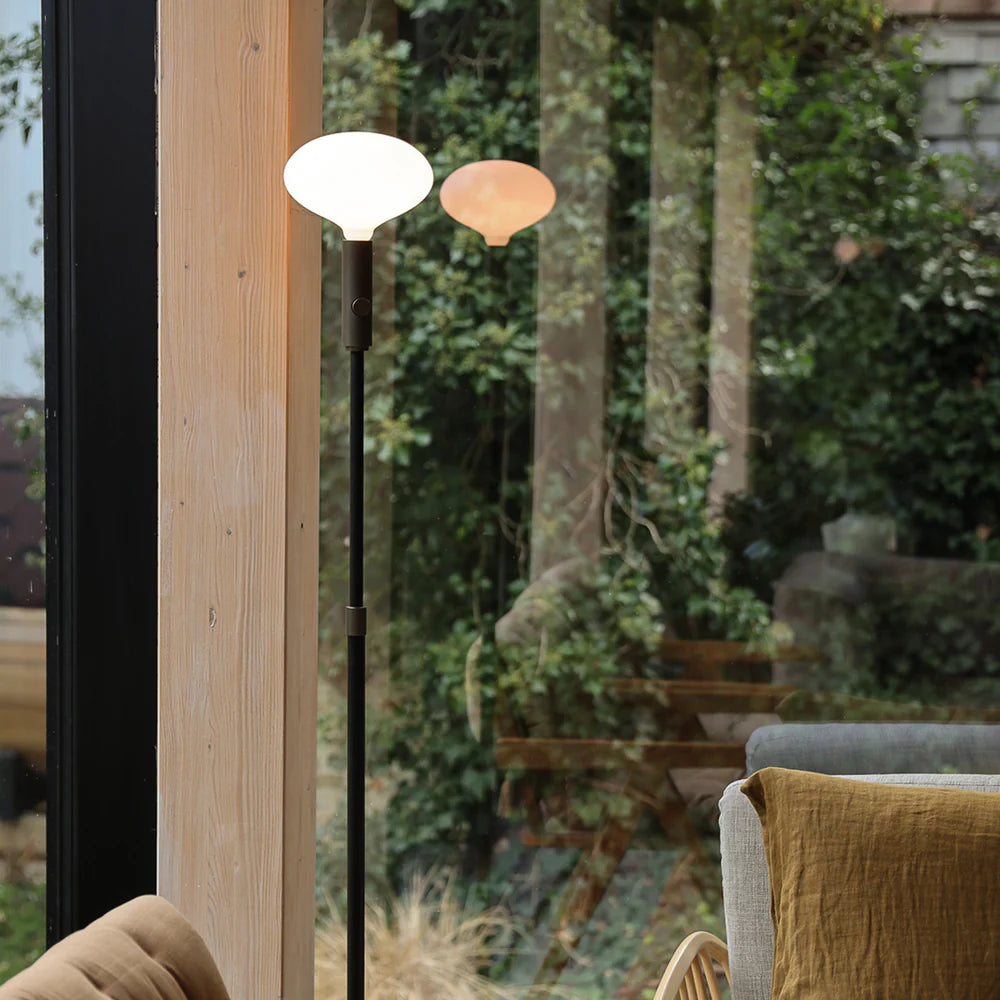 Oval II E27 Dim-to-Warm-LED-Glühbirne