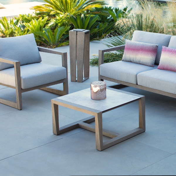 SKAAL Gartentisch – Moderner Lounge-Tisch aus Teakholz & HPL in Betonoptik