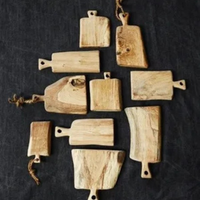 Holzbrett "Klassiker" aus Natureiche in verschiedenen Größen