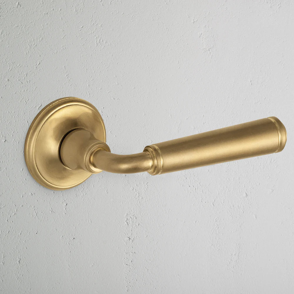 Corston Digby gefederter Türgriff – Antikes Messing