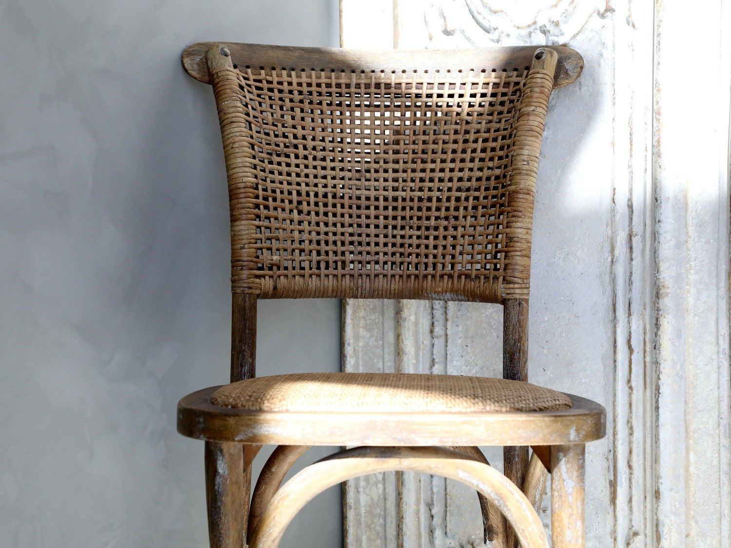 Stuhl aus Holz mit Geflechtsitz (2 Stück)