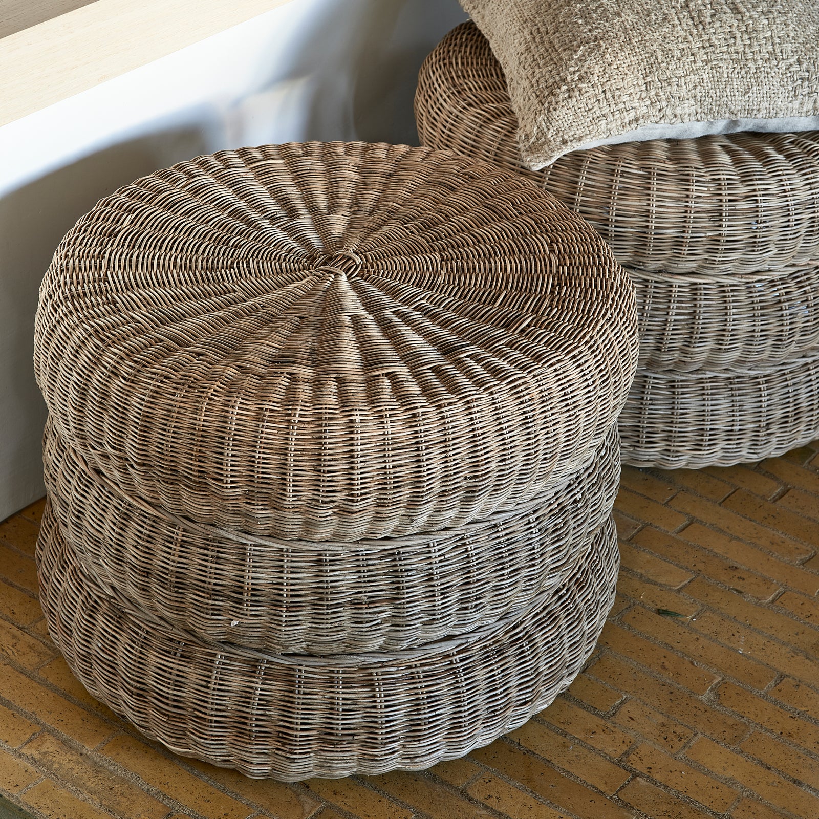 Rattan Hocker /  Beistelltisch