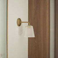 Corston-Richmond Medium-Wandleuchte geriffeltes Glas – Antikes Messing