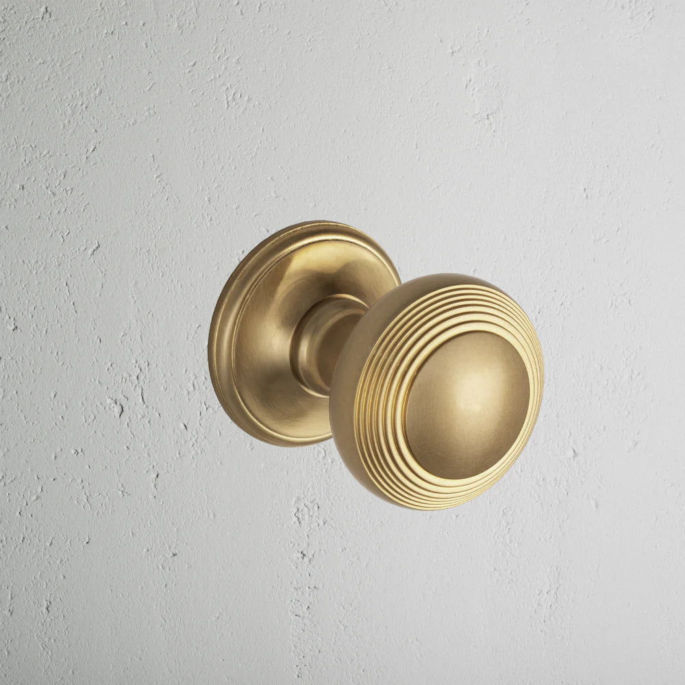 Corston Poplar gefederter Türknauf – Antikes Messing