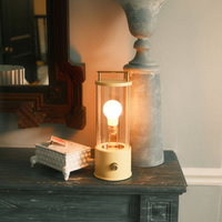Muse – Tragbare Designerlampe in  Posset Yellow mit Dim-to-Warm & IP44
