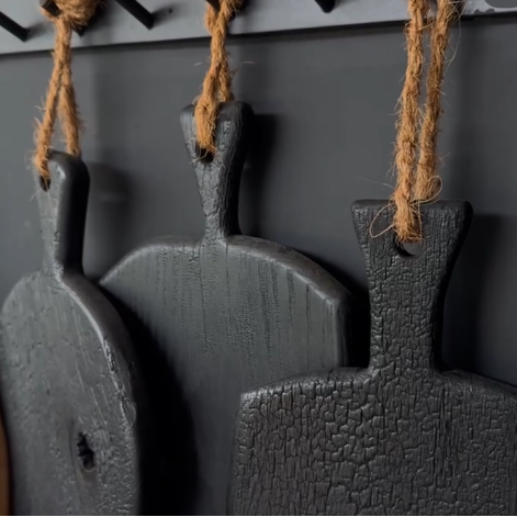 Holzbrett "Baguette" Eiche Schwarz – Schmale Black Edition aus massivem Eichenholz
