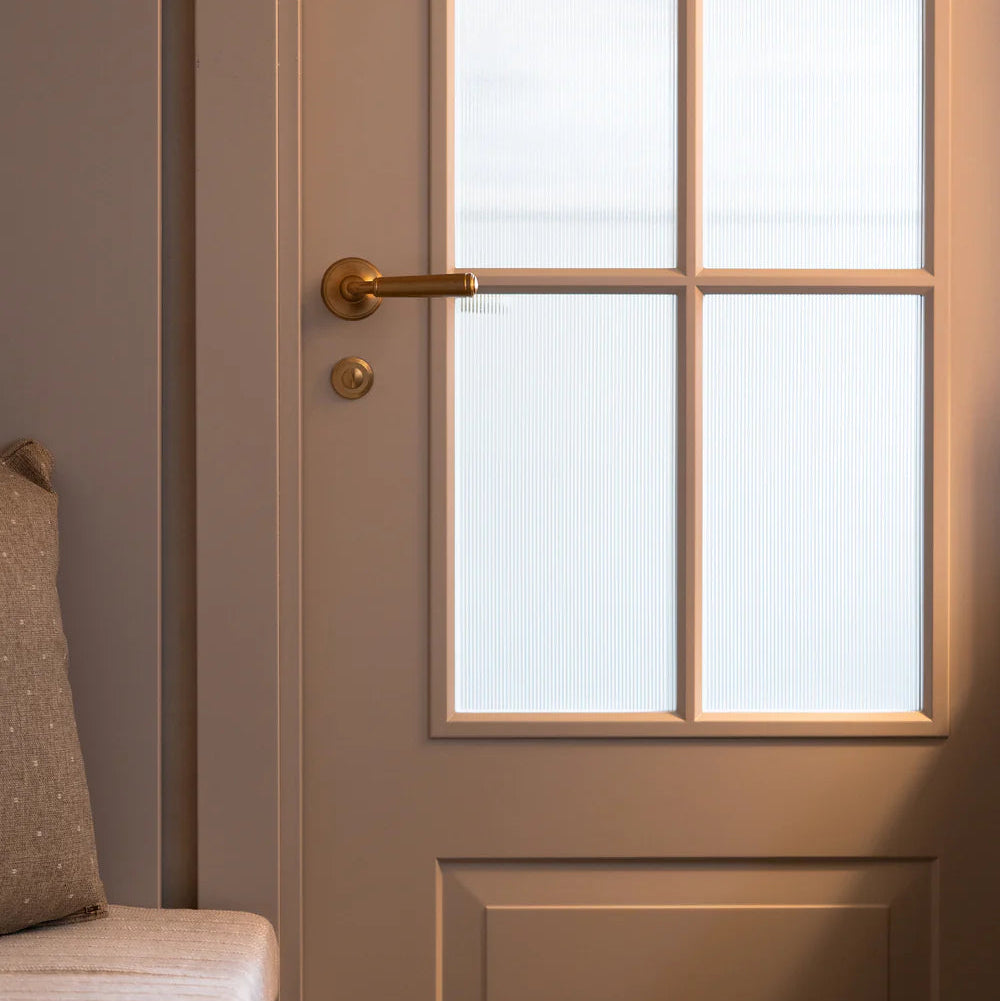 Corston Digby gefederter Türgriff – Antikes Messing