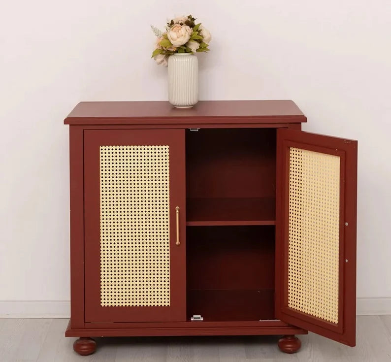 Rattan Kommode aus Massivholz – Handgefertigter Schrank mit 2 Türen aus Pinie