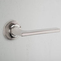 Corston Clayton gefederter Türgriff – Poliertes Nickel