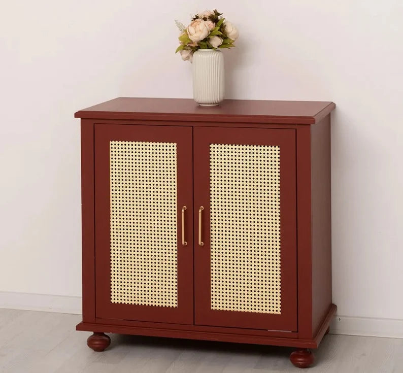 Rattan Kommode aus Massivholz – Handgefertigter Schrank mit 2 Türen aus Pinie