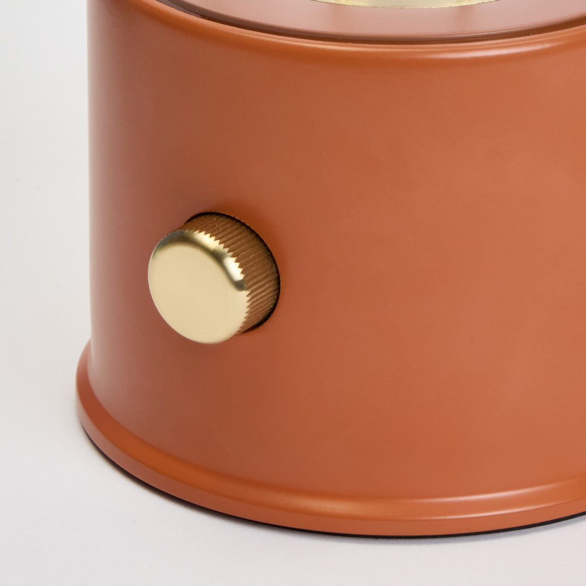 Muse – Tragbare Designerlampe in Claycourt Orange mit Dim-to-Warm & IP44