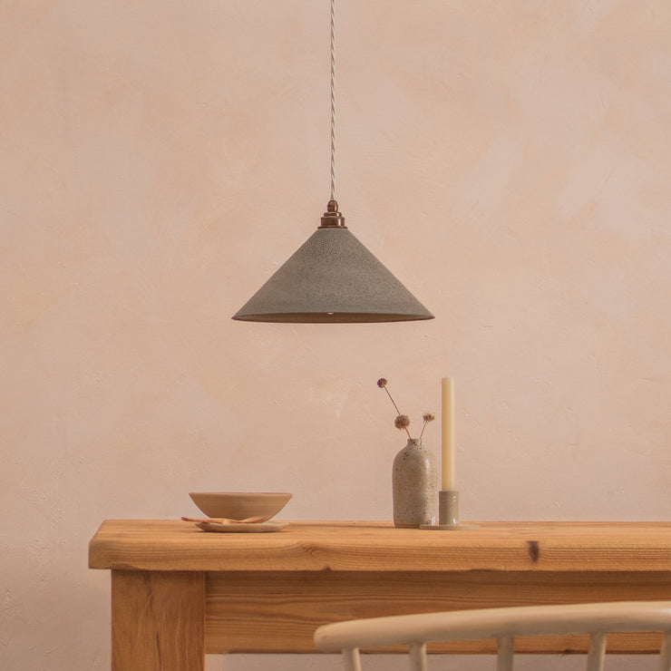 Large Rocco Light Slate – Handgefertigte große Deckenleuchte aus Naturmaterialien