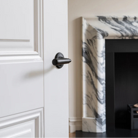 Corston Digby gefederter Türgriff – Bronze