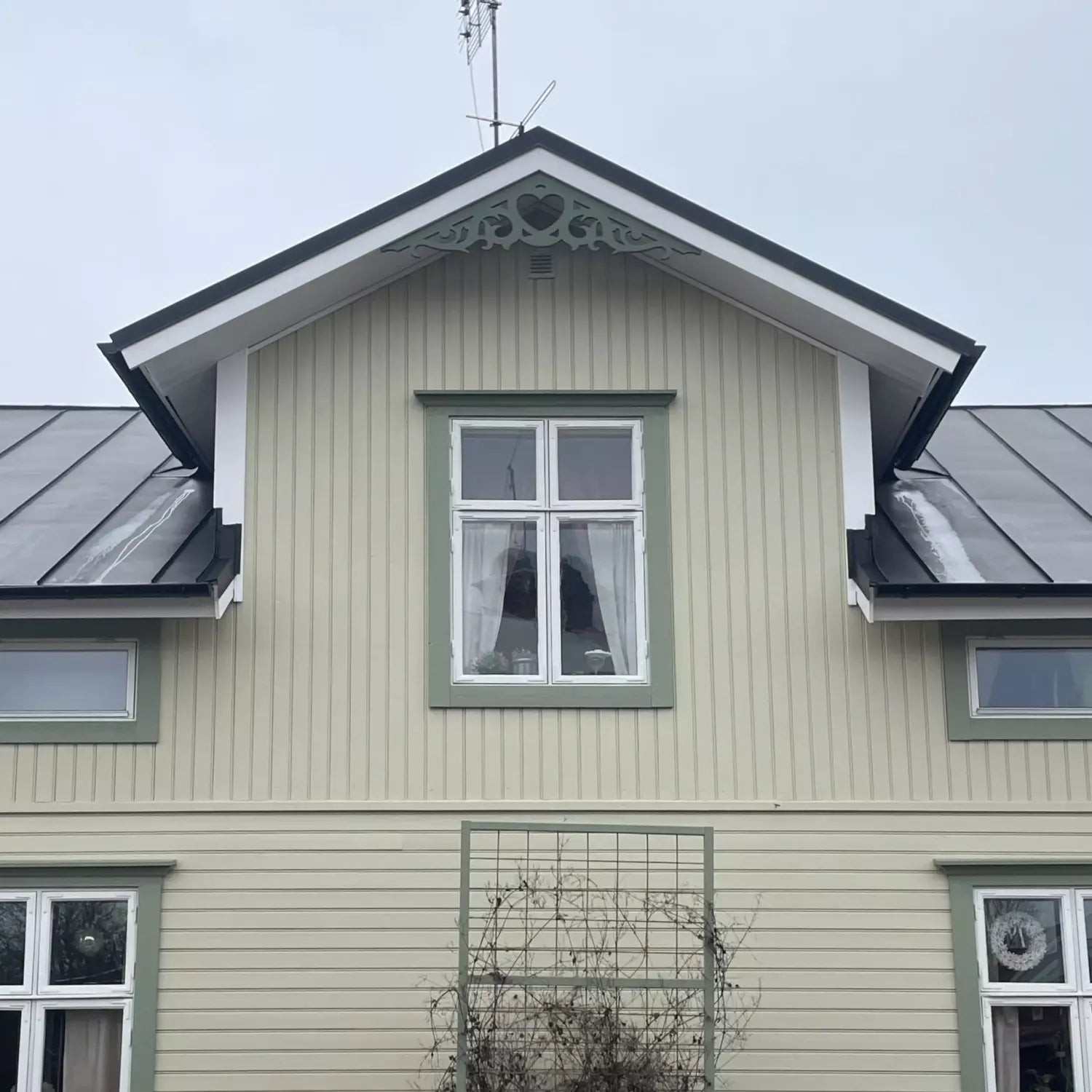 Giebelverzierung - Ziergiebel - Nr. 6-002