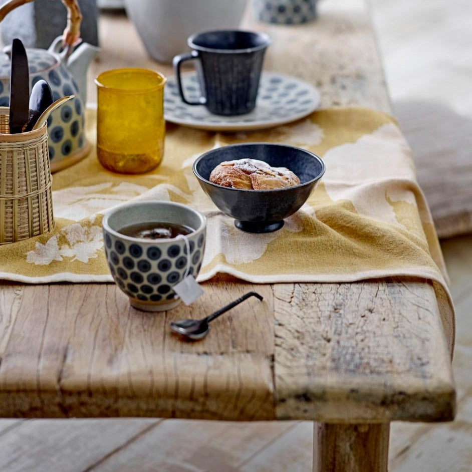 Wohnzimmertisch aus recyceltem Holz