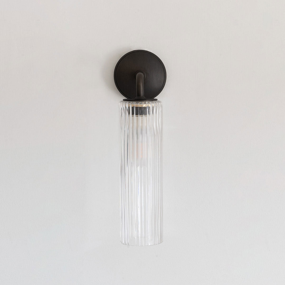 Corston-Claremont kleine Wandleuchte geriffeltes Glas – Bronze