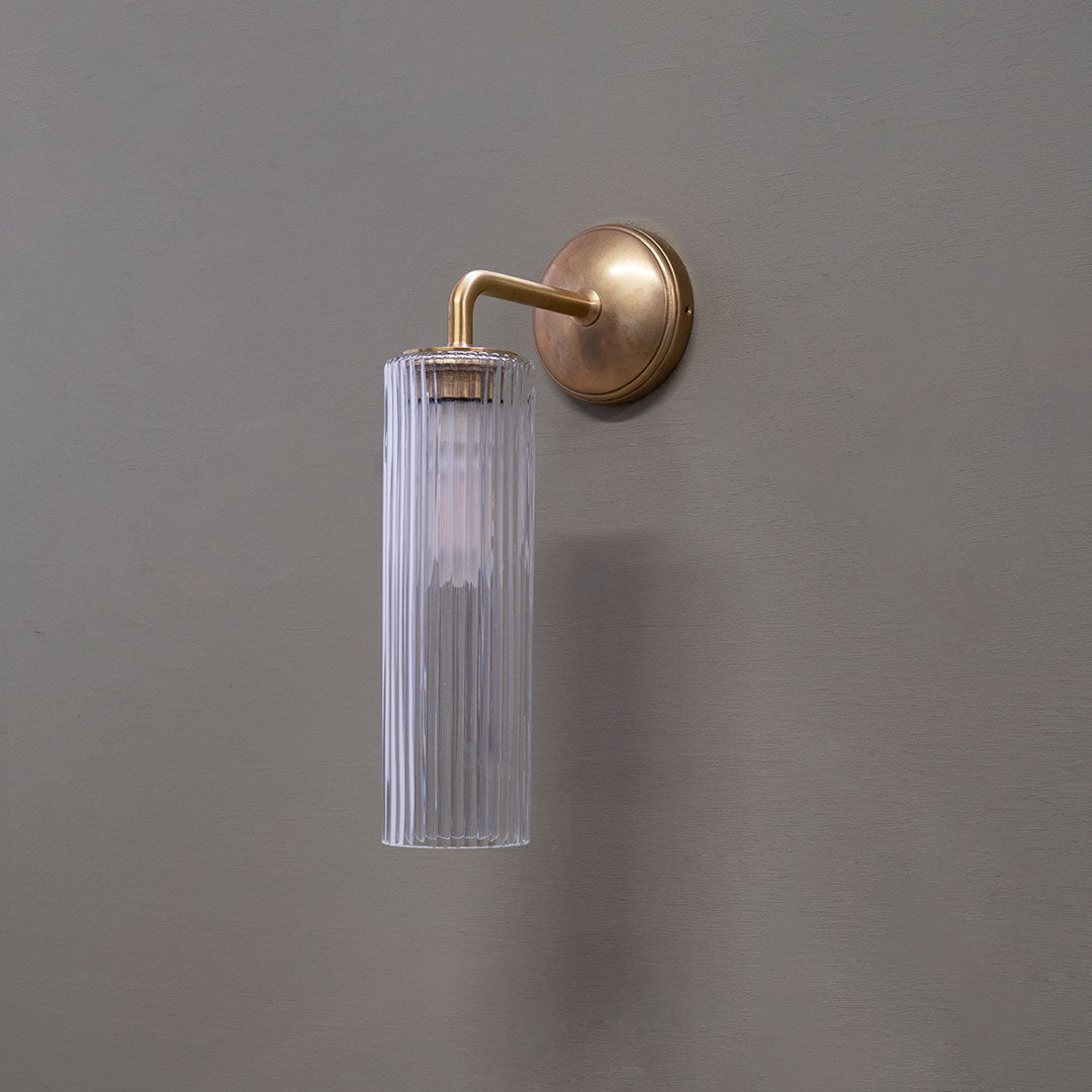 Corston-Claremont kleine Wandleuchte geriffeltes Glas – Bronze
