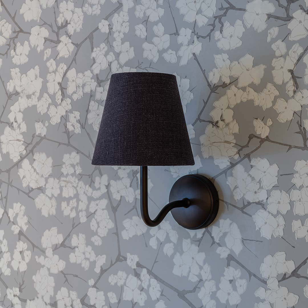 Corston-Malvern Medium-Wandleuchte Basaltgrau – Poliertes Nickel