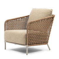 Wetterfester Outdoor-Loungesessels aus Rattan.